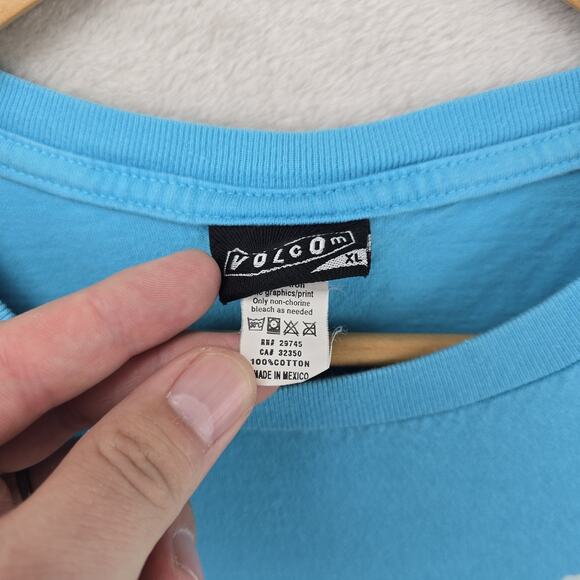 Vintage Volcom Shirt Mens XL Blue Script Logo Graphic Tee Y2K Skater Surf - Picture 3 of 9